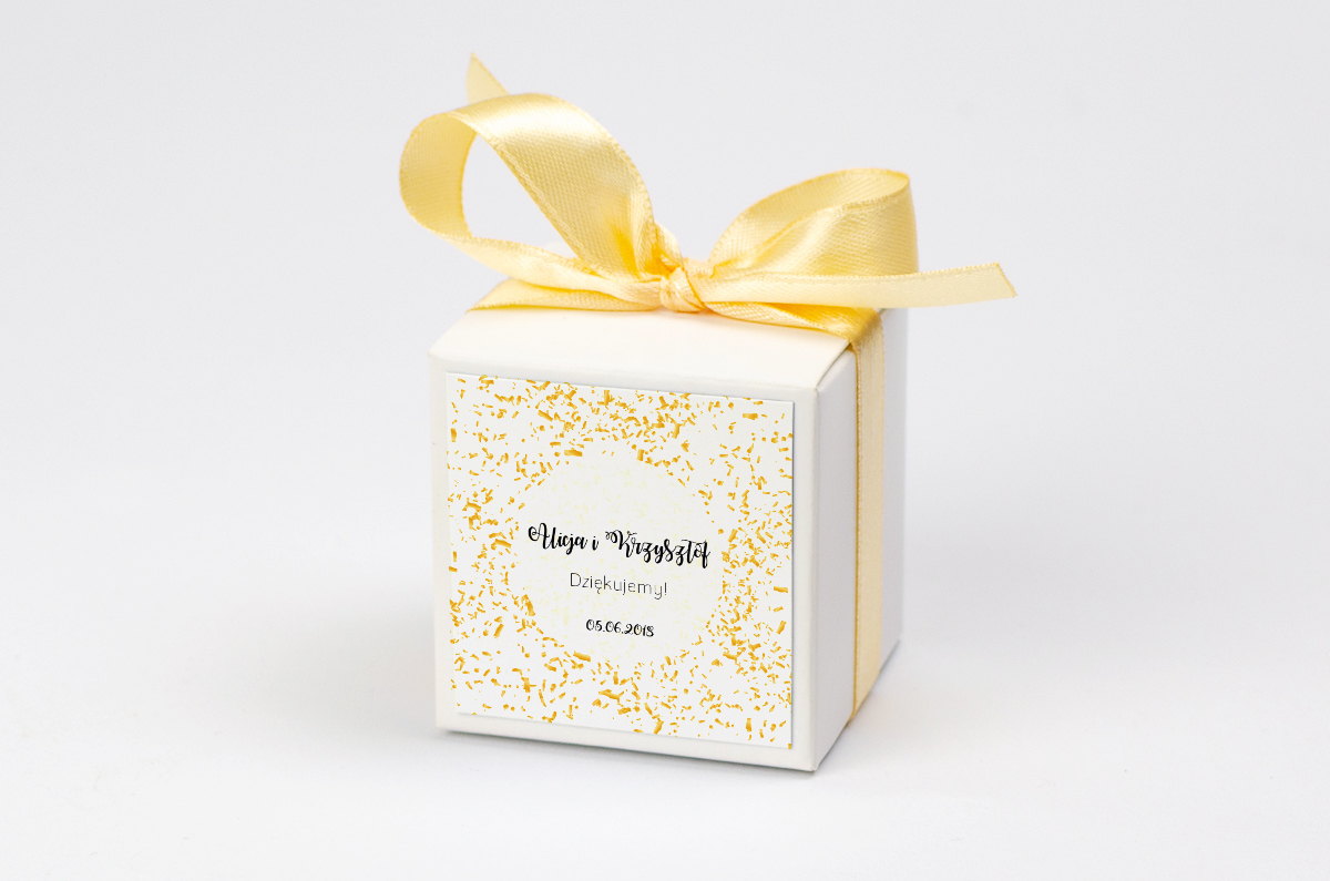 Pudełko na krówki ze złotą kokardą