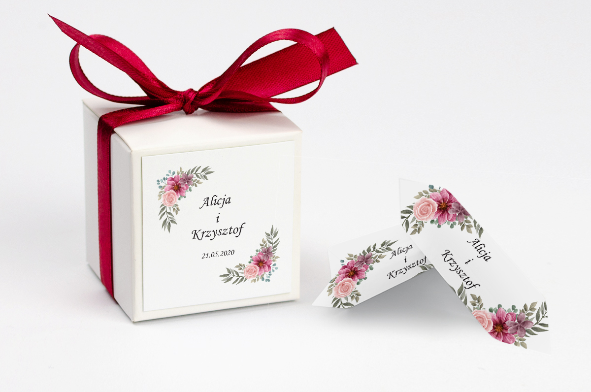 Pudełko na krówki z bordową kokardą