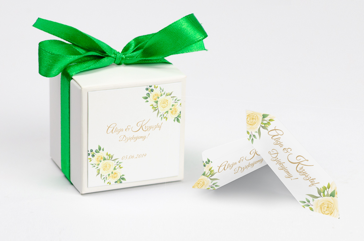 Pudełko na krówki z zieloną kokardą