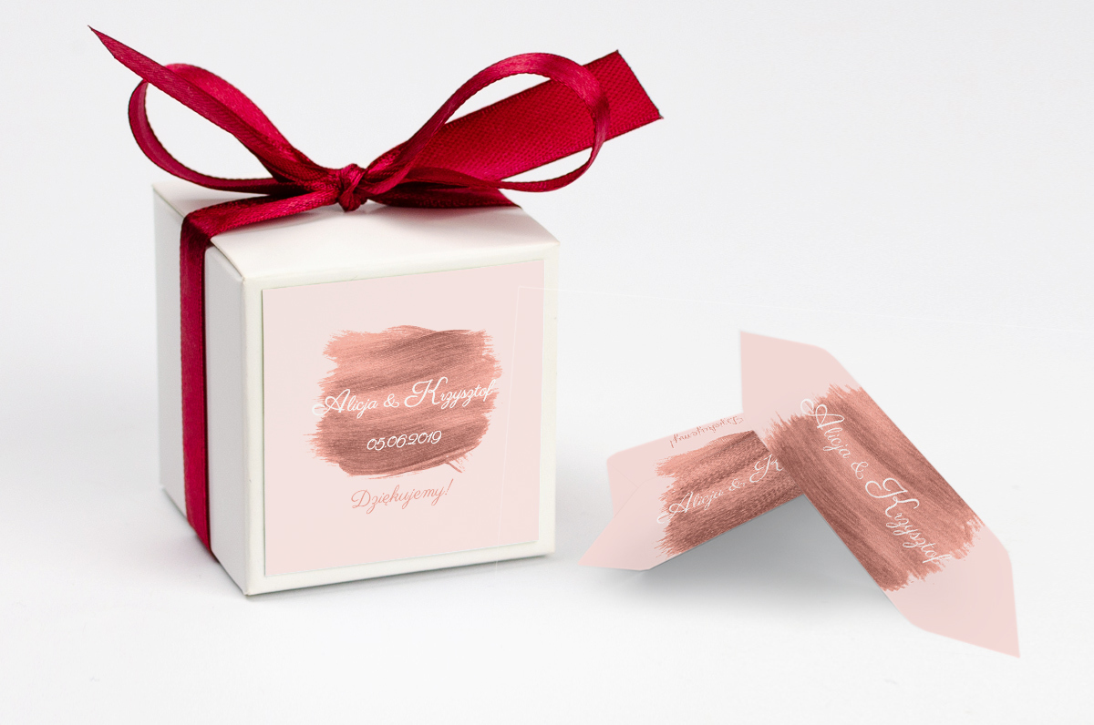 Pudełko na krówki z bordową kokardą