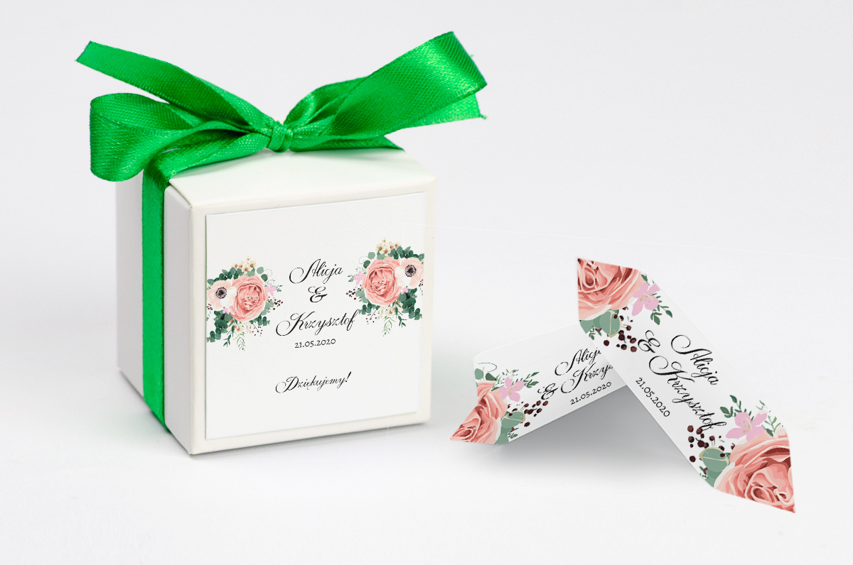 Pudełko na krówki z zieloną kokardą