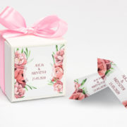 Pudełko na krówki z różową kokardą