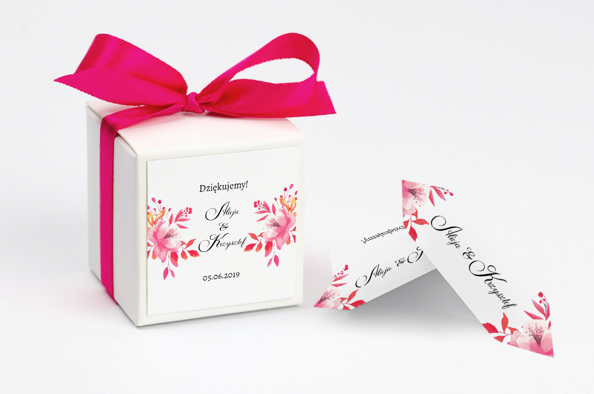 Pudełko na krówki z malinową kokardą