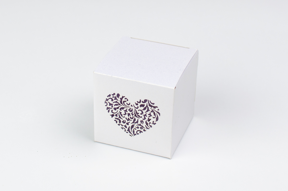 Pudełeczko-z-ornemantowym-sercem