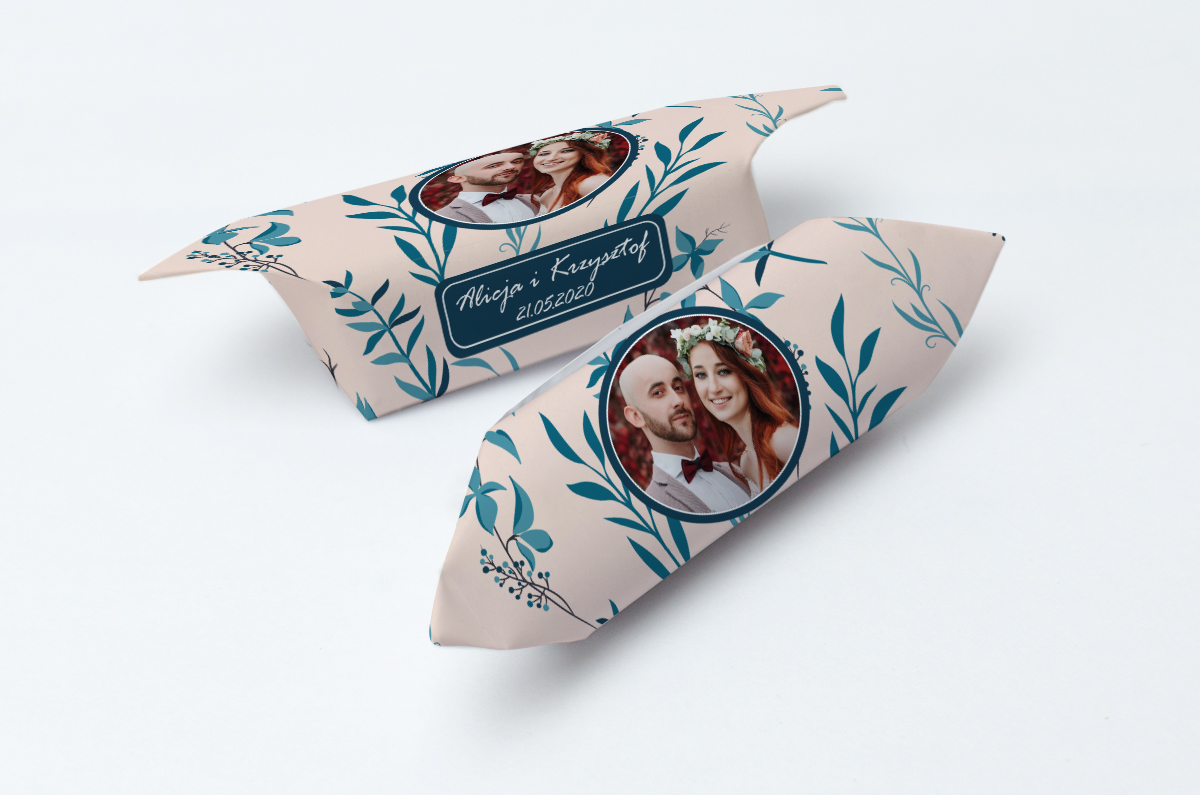 krówki weselne ze zdjęciem zielone listki na różowym tle